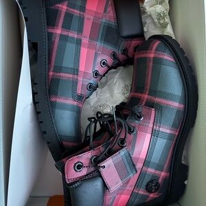 Timberland Women’s Plaid Boots - Pink and Black